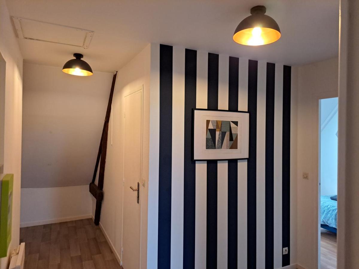 Suite Du Crypto - Vue Imprenable Sur La Place Du Forum Reims Exterior foto