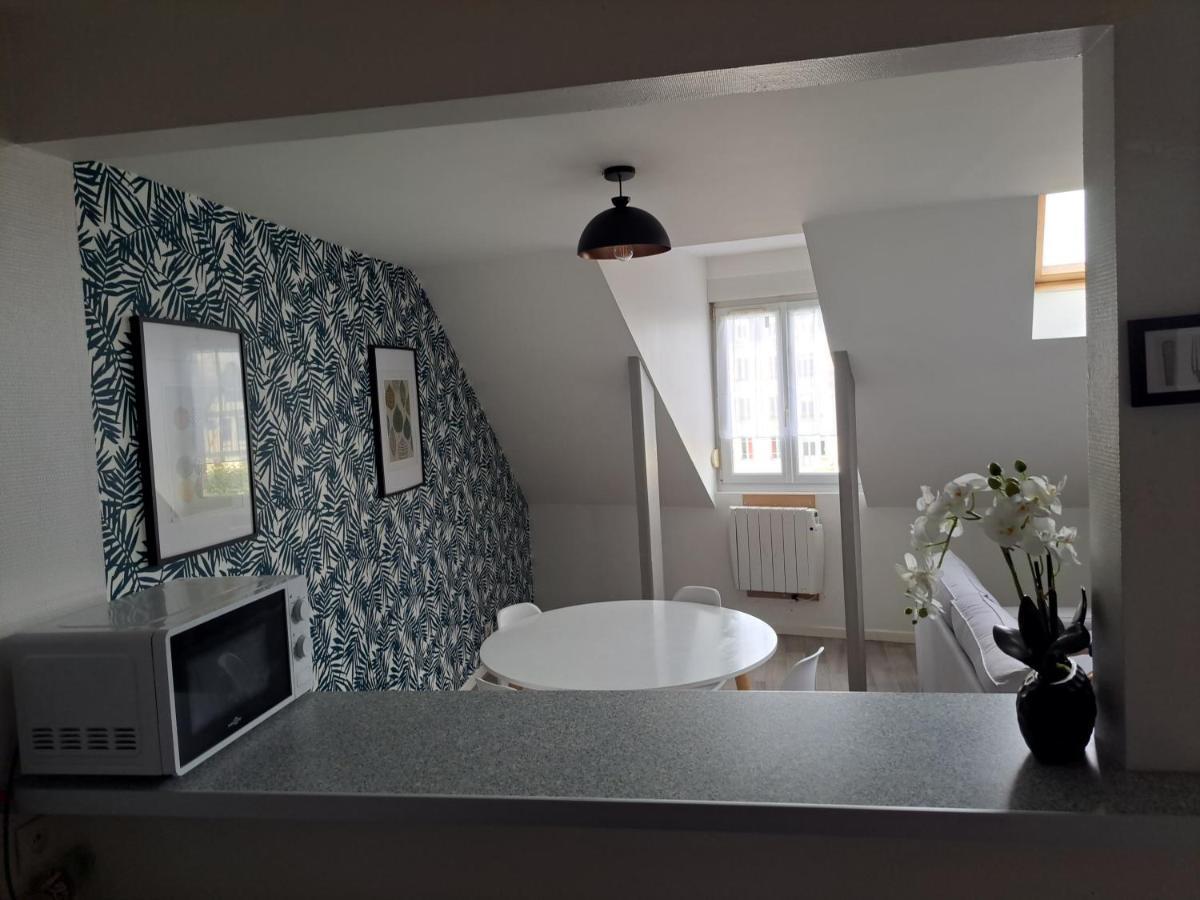 Suite Du Crypto - Vue Imprenable Sur La Place Du Forum Reims Exterior foto